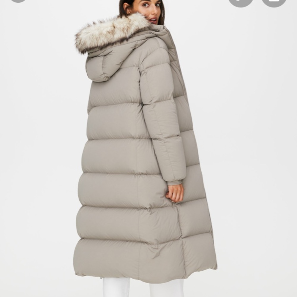 ISO Babaton park city parka size small or medium